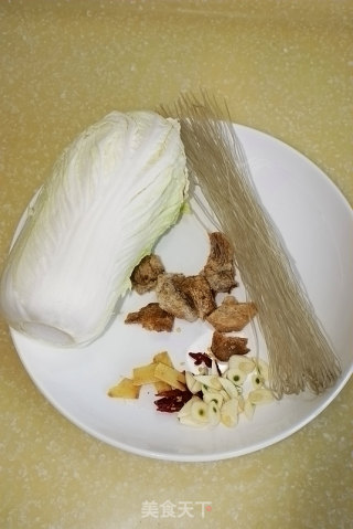 [cabbage and Meat Residue Stewed Vermicelli]—the Warmest and Most Fat-fat Dish in Winter recipe