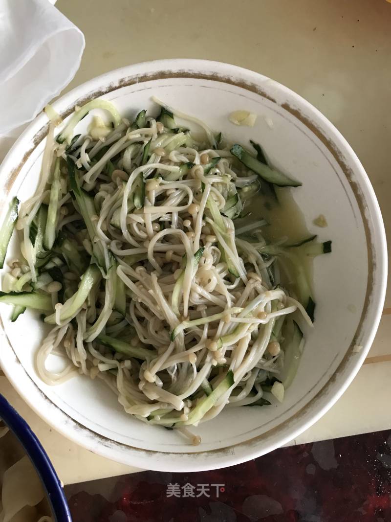 Cucumber Mixed with Enoki Mushrooms recipe