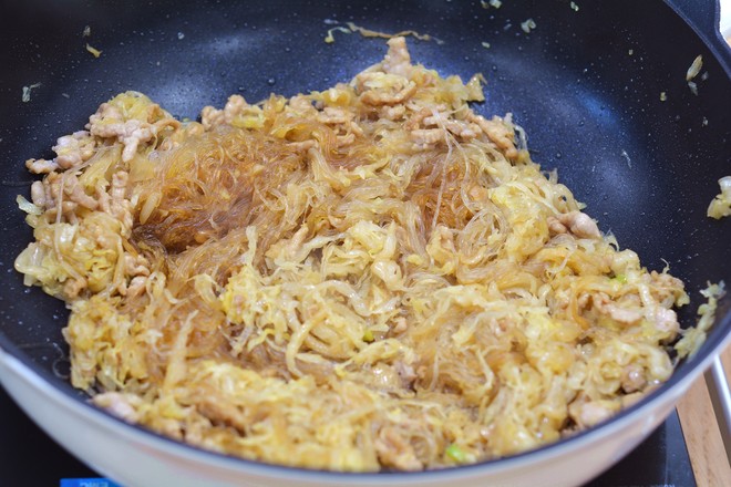 Sauerkraut Vermicelli with Shredded Pork recipe