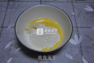 Lotus Paste and Egg Yolk Crisp recipe