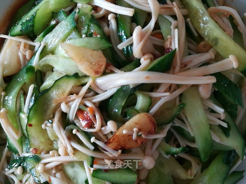Fried Enoki Mushroom with Cucumber recipe