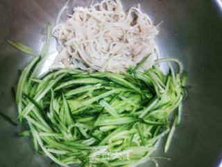 Enoki Mushroom Mixed with Cucumber-refreshing Cold Dishes Will Never be Greasy recipe