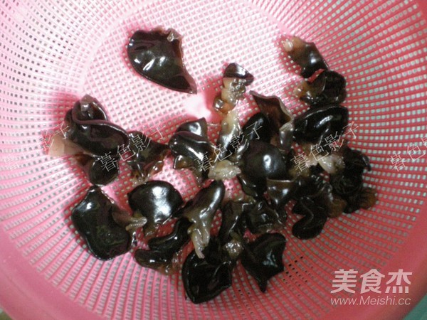 Braised Meatballs with Cabbage and Fungus recipe