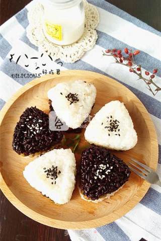 Nut Two-color Glutinous Rice Cake recipe