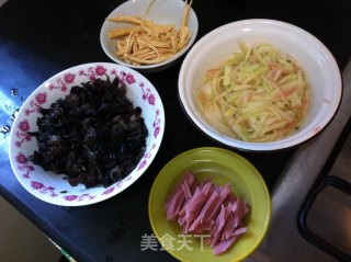 Super Detailed Small Fungus Cold Watermelon Rind-a Home-cooking Dish in The Summer recipe