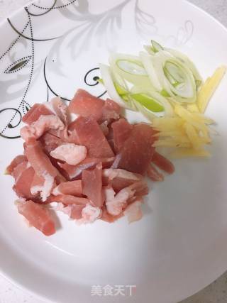 Fried Tofu with Celery recipe