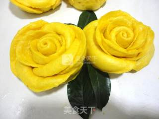 Pumpkin Yellow Rose Buns recipe