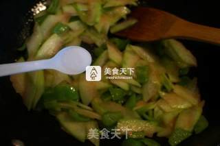 Stir-fried Peppers with Watermelon Peel recipe