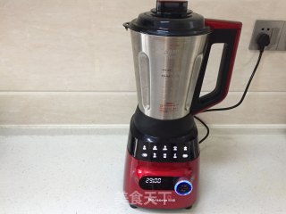 Chrysanthemum and Wolfberry Red Soy Milk recipe