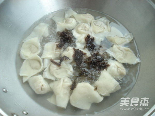 Hot and Sour Pork Wonton recipe