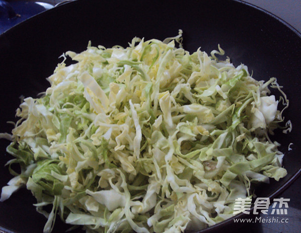 Fried Noodles with Cabbage and Pork recipe