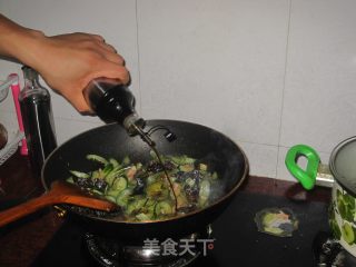 Stir-fried Lean Pork with Cucumber Fungus recipe