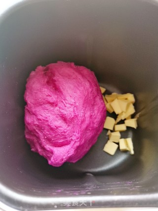 Pitaya Mochi Soft European Buns recipe