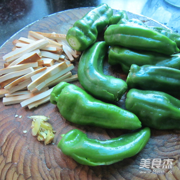 Pan-fried Chili and Braised Tofu Shreds recipe