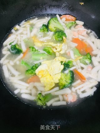Broccoli, Carrot, Mushroom and Shrimp Soup recipe