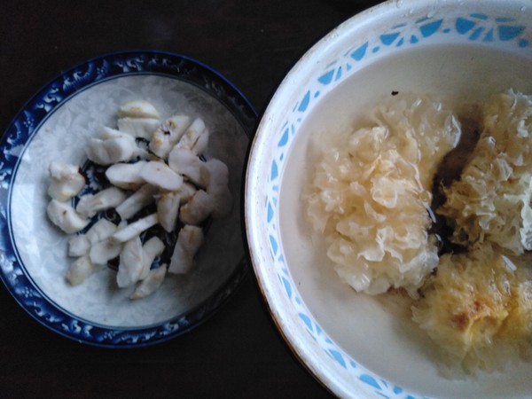 Water Chestnut and White Fungus Soup recipe