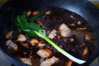 Braised Puffer Fish with Pork Belly recipe