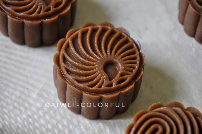 Dark Sugar Mooncakes that are So Fragrant and Deep-fried recipe