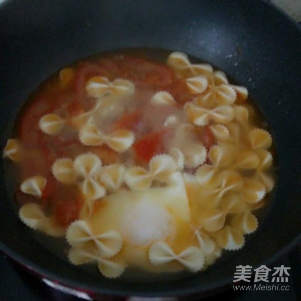 Tomato Egg Butterfly Noodle recipe