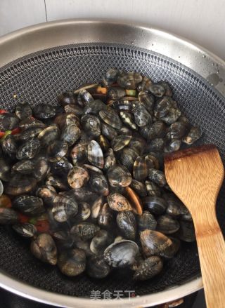 Stir-fried Clams with Hemp Pepper recipe