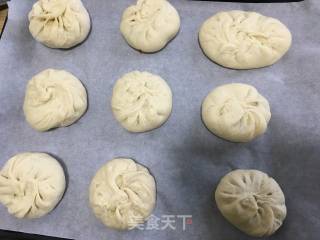 Baked Buns with Garlic and Meat Stuffing recipe