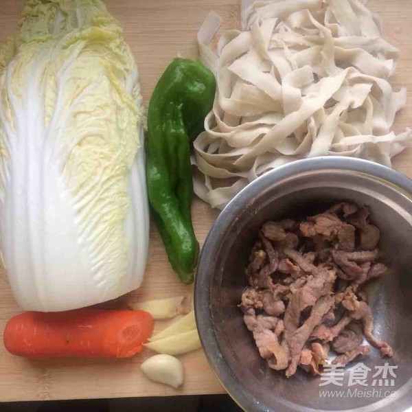 Fried Noodles with Cabbage and Pork recipe