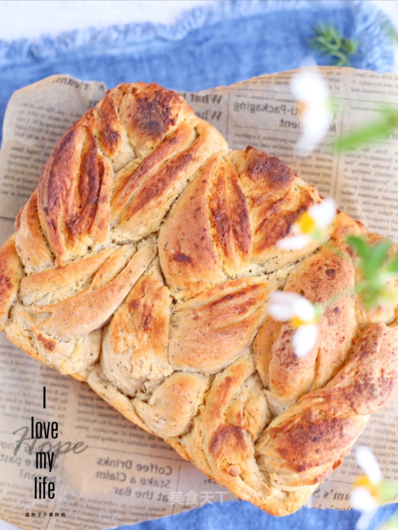 Earl Grey Black Tea Milk Crisp Braid Bun recipe
