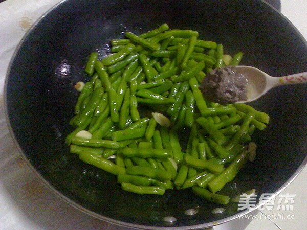 String Beans with Shrimp Paste recipe