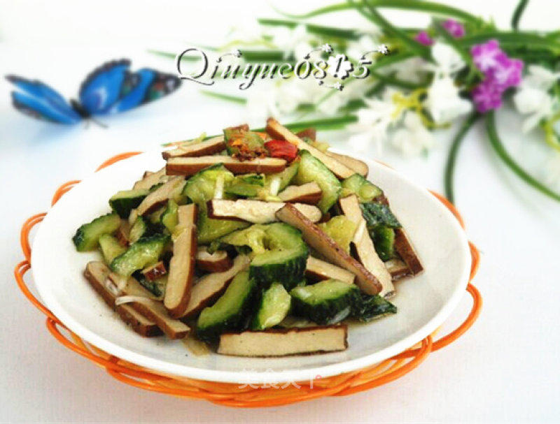 Cucumber Mixed with Dried Bean Curd recipe