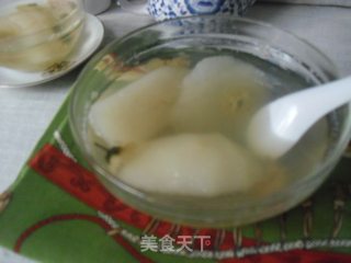Chrysanthemum and Snow Pear Soup recipe