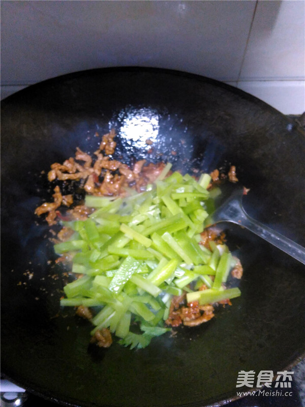 Stir-fried Pork with Green Bamboo Shoots recipe