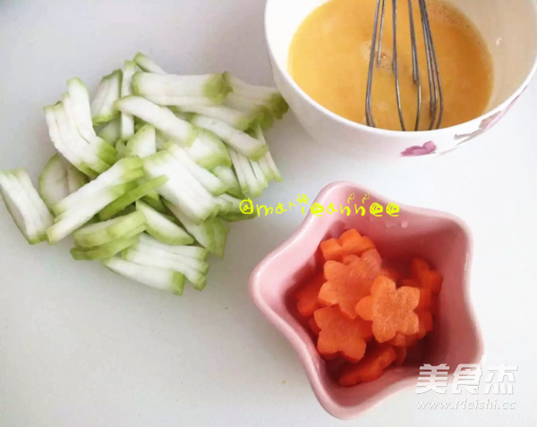 Gourd Carrot and Egg Soup recipe