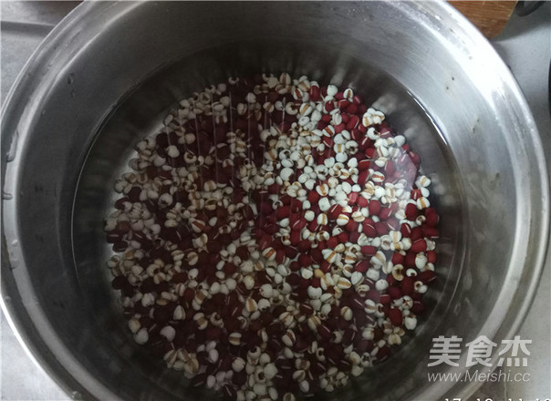 Red Dates, Barley and Red Bean Soup recipe