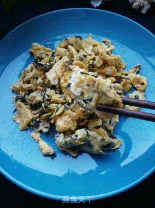 Scrambled Eggs with Dried Plums and Vegetables recipe
