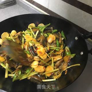 Stir-fried Eel with Garlic recipe