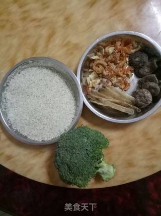 Shrimp, Worm, Mushroom and Broccoli Porridge recipe