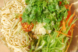 Cold Delicacy for Clearing Away Heat, Moisturizing Lungs, Relieving Cough, Eliminating Phlegm, Nourishing Stomach and Detoxifying—sliced Tofu in Cold Salad recipe