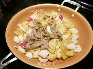 Stir-fried Beef Curry with Potatoes recipe