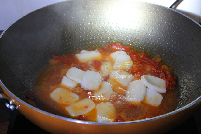 Sweet and Sour Rice Cakes Boiled in Tomato Sauce recipe