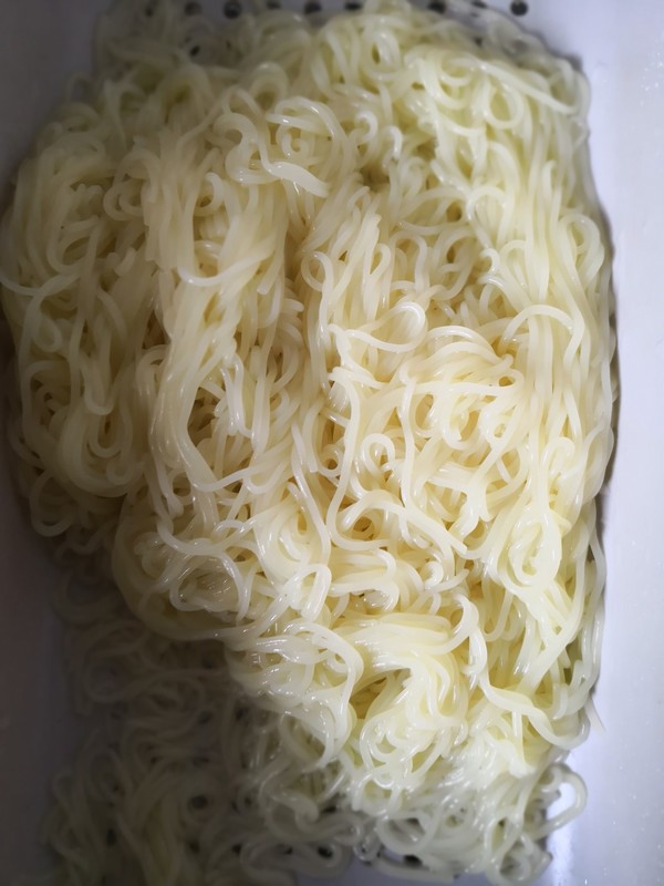 Hot and Sour Sweet Cold Noodles recipe