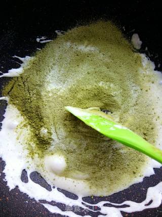 Matcha-flavored Snowflake Crisp recipe