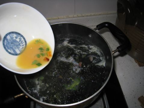 Salted Egg Scallop Seaweed Soup recipe