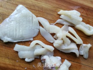 Stir-fried Cuttlefish with Garlic Moss recipe