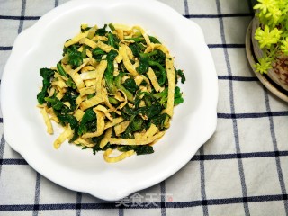 Spinach with Sesame Sauce and Egg Crust recipe