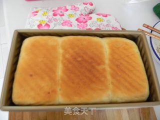 Milk and Red Date Toast recipe