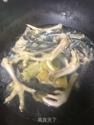 Braised Chicken Feet with Coconut Flower recipe