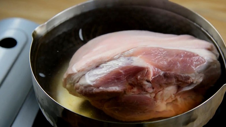 Braised Pork Elbow in Private House recipe
