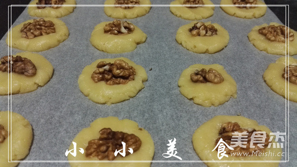 Peach Pastry is A Favorite Dessert of The Elders, It is Simple and Easy to Make recipe