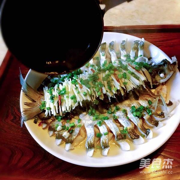 Steamed Taihu White Fish recipe