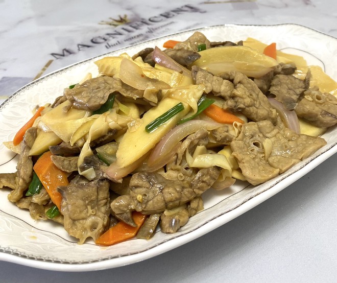 Stir-fried Pork Lung with Sour Bamboo Shoots recipe